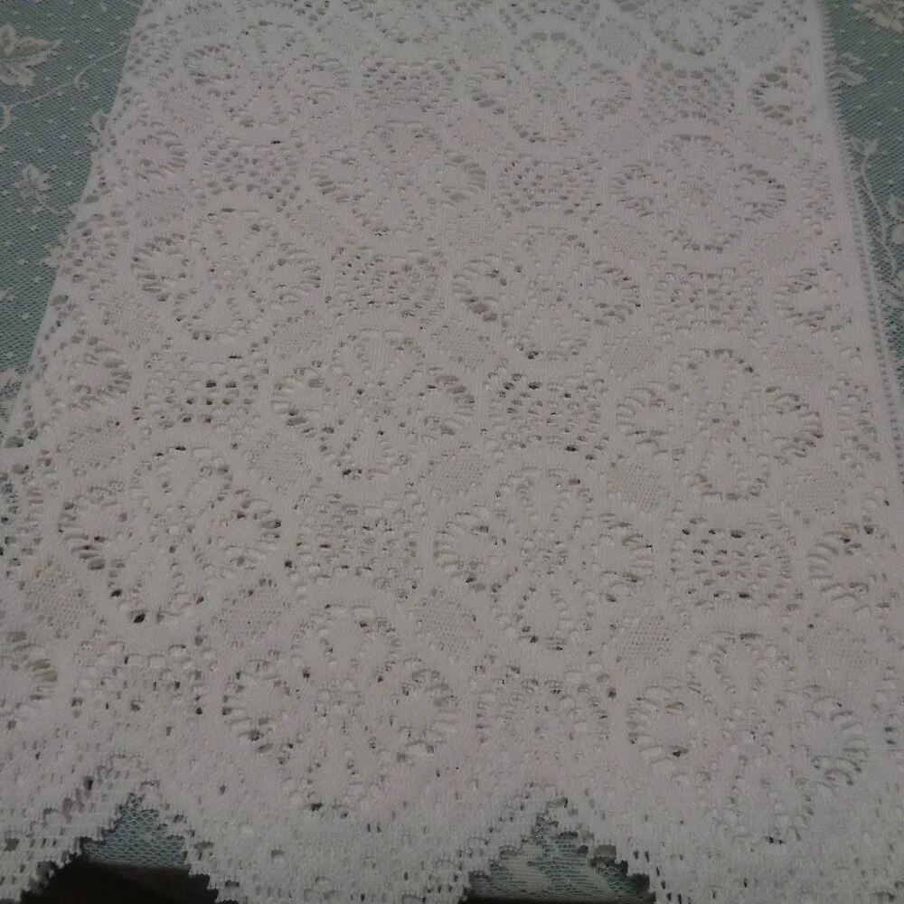 VINTAGE WHITE LACEY THICK LONG VALANCE